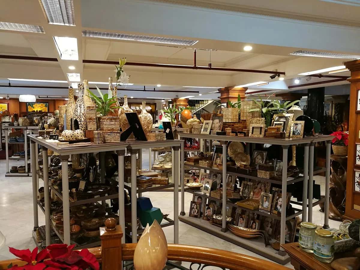 Derick's Handicrafts Store franchise