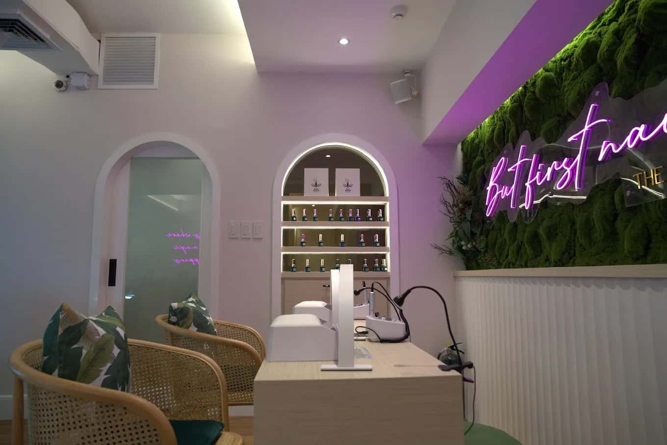 Powder Room Beauty Lounge franchise