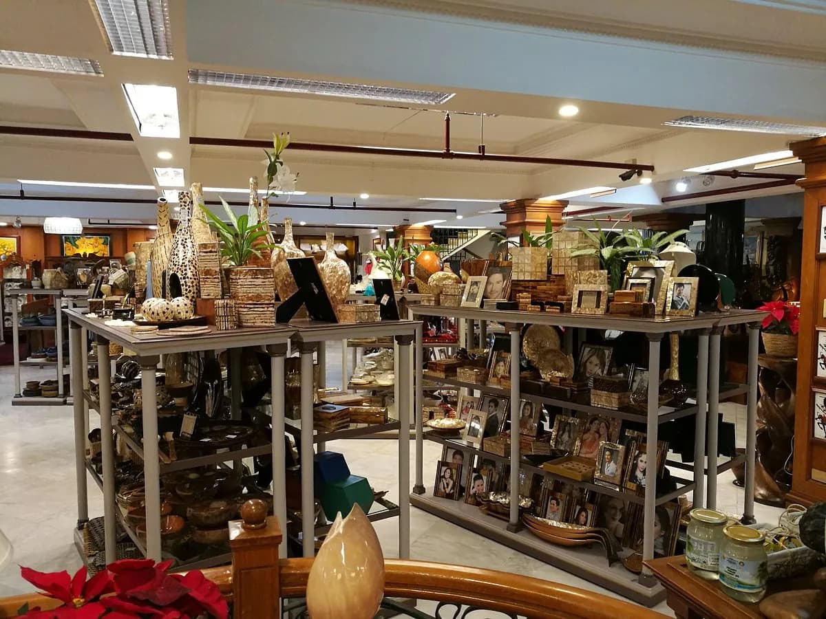 Derick's Handicrafts Store franchise photo