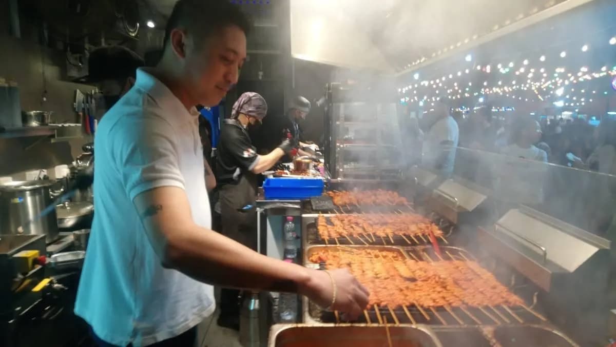 Meet Dubai's 'Isaw King' Meet Dubai's 'Isaw King'